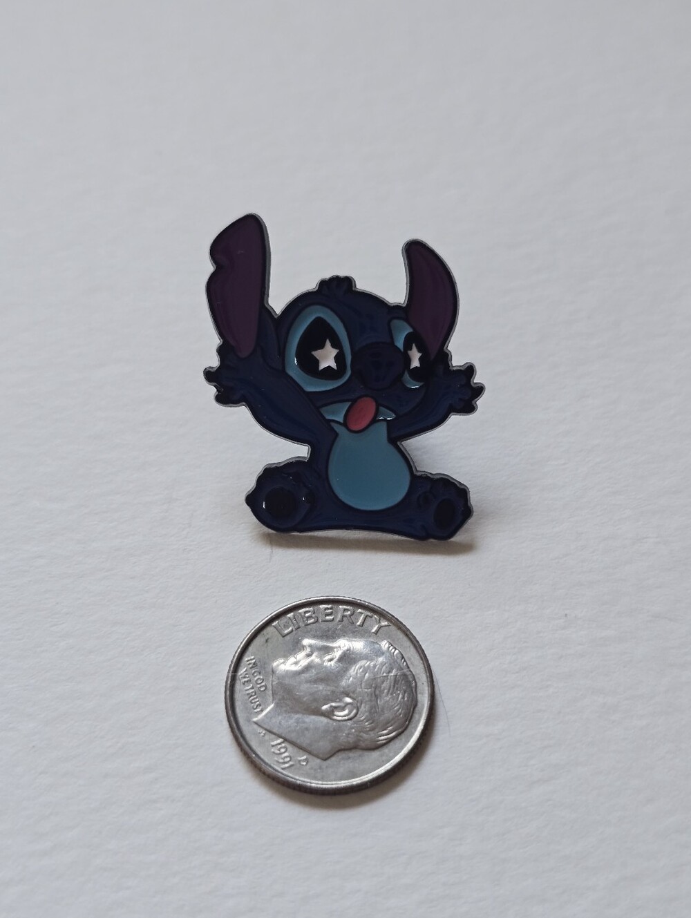 Stitch Enamel Pin - Picture 2 of 3